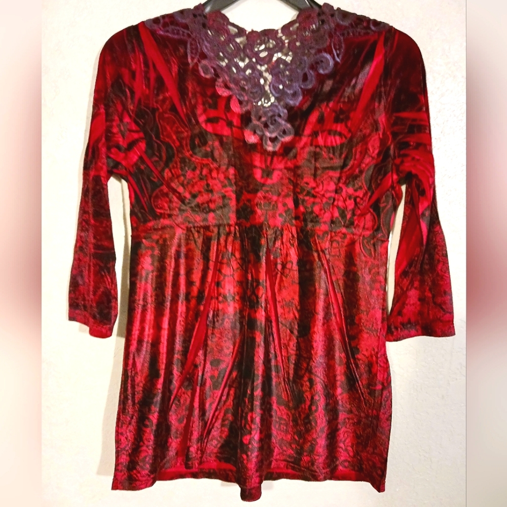 Womes Velvet Top